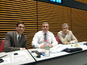 (左から)Flow Science社：Jensen社長、Ditter副社長、Barkhudarov副社長
