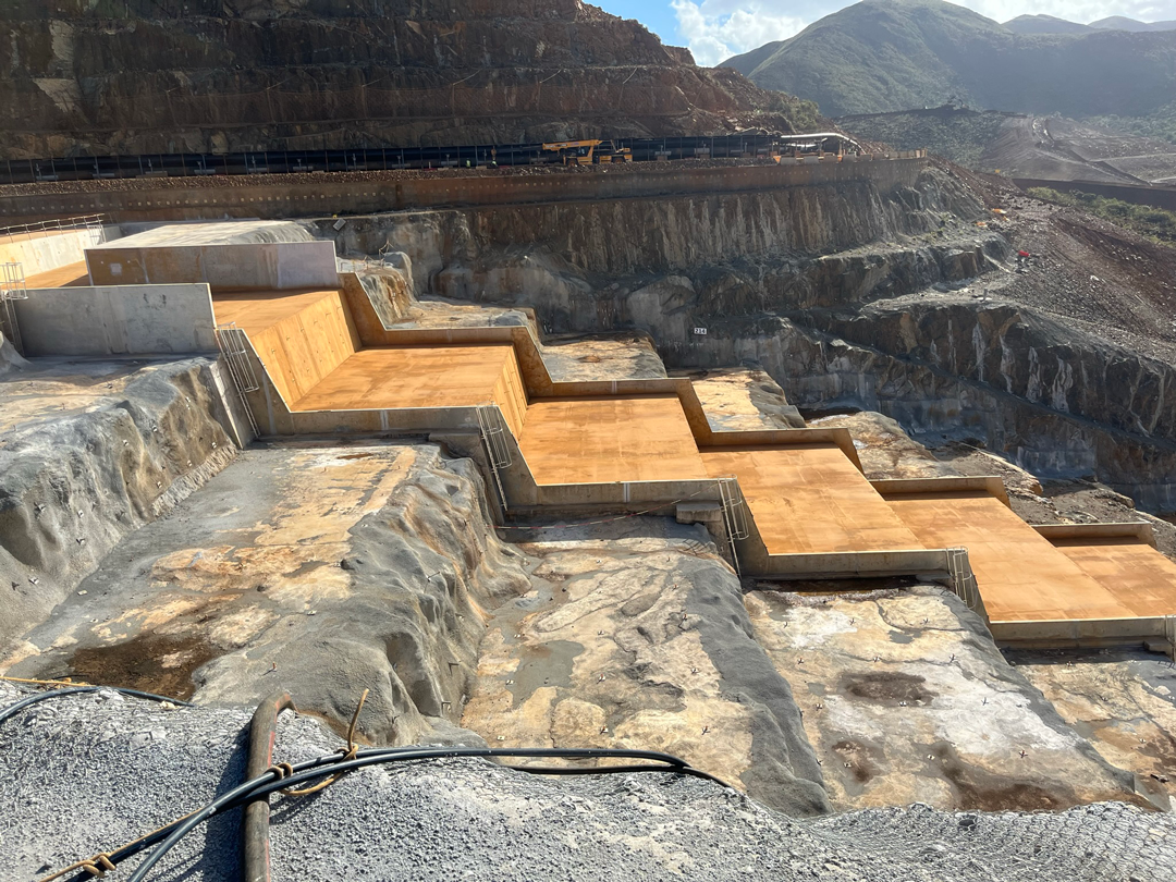 TSF放水路の眺め